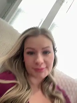 LoveShae  online show from January 6, 2026, 5:05 pm