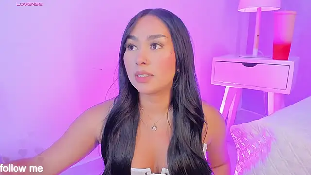 Cameliaa Smiith online show from November 28, 2025, 4:04 am