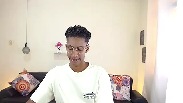 maiki18  online show from February 8, 2025, 1:54 pm