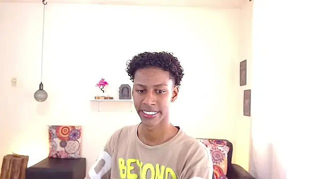 maiki18  online show from March 22, 2025, 1:41 pm