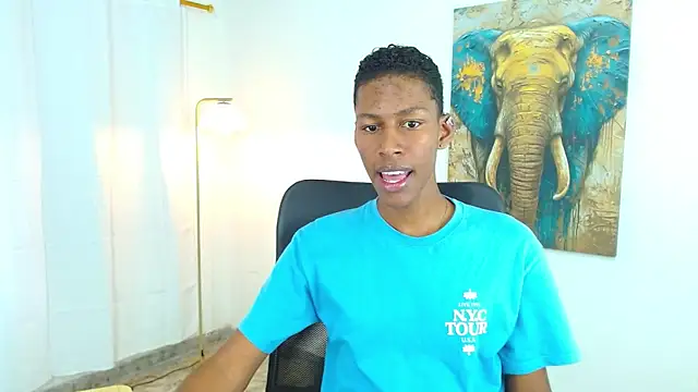 maiki18  online show from September 24, 2025, 8:34 pm