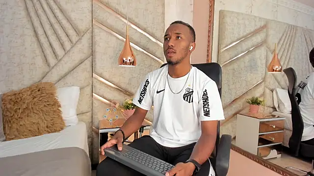 JamesParck online show from January 9, 2025, 12:19 pm