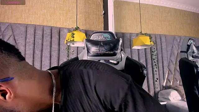 JamesParck online show from April 14, 2026, 11:44 pm