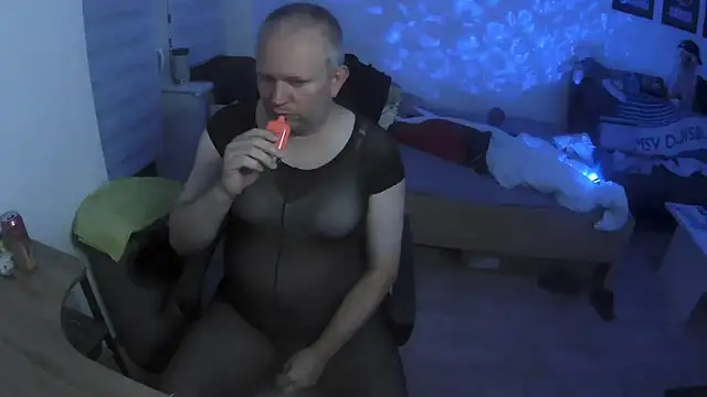 ShyBoy1982 online show from September 27, 2025, 10:15 pm