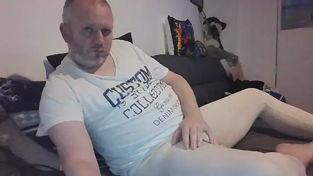 ShyBoy1982 online show from February 22, 2026, 9:35 pm