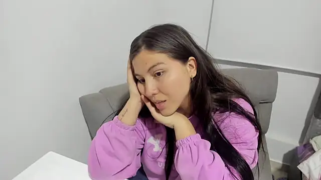 Emily Rowley online show from December 20, 2025, 3:57 am