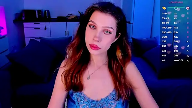 tenderdreams online show from November 8, 2025, 8:18 pm