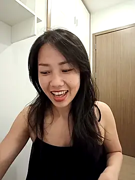 Sugar2k5 online show from December 18, 2024, 1:56 pm