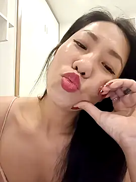 Sugar2k5 online show from February 6, 2025, 1:32 pm