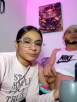 Snapshot of Leslly_ chatting on March 11, 2026, 6:19 am Leslly online show from March 11, 2026, 6:19 am