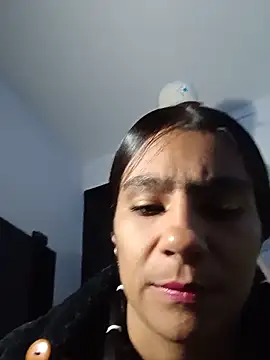 Snapshot of Leslly_ chatting on June 21, 2026, 9:12 am Leslly online show from June 21, 2026, 9:12 am