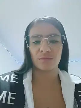 Snapshot of Leslly_ chatting on July 10, 2026, 8:50 am Leslly online show from July 10, 2026, 8:50 am
