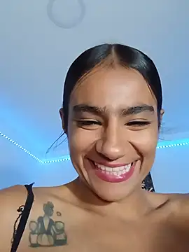 Snapshot of Leslly_ chatting on July 16, 2026, 4:35 pm Leslly online show from July 16, 2026, 4:35 pm