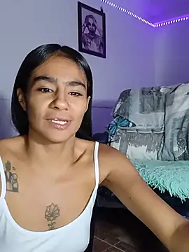 Snapshot of Leslly_ chatting on August 3, 2026, 11:59 am Leslly online show from August 3, 2026, 11:59 am