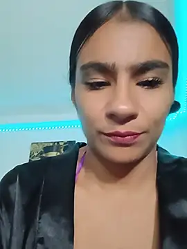 Snapshot of Leslly_ chatting on August 5, 2026, 10:40 am Leslly online show from August 5, 2026, 10:40 am