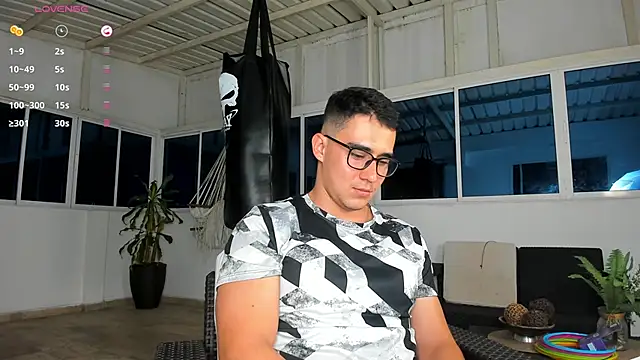 owengray2n online show from December 31, 2024, 12:54 am