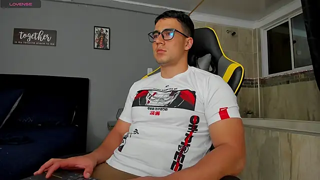 owengray2n online show from February 26, 2025, 4:47 am