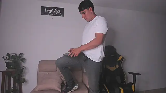 owengray2n online show from May 24, 2026, 4:39 am