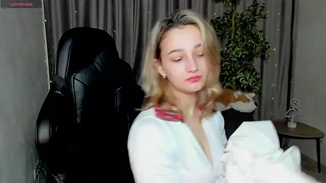 Sinty Noria online show from February 12, 2025, 1:09 am