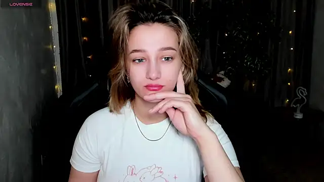 Sinty Noria online show from March 7, 2025, 1:09 am