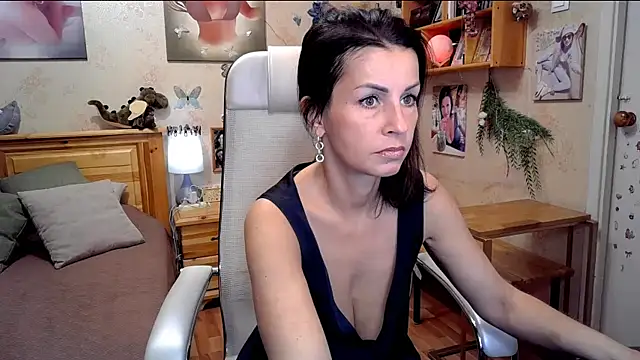 Kendra Mom online show from October 24, 2025, 7:49 am