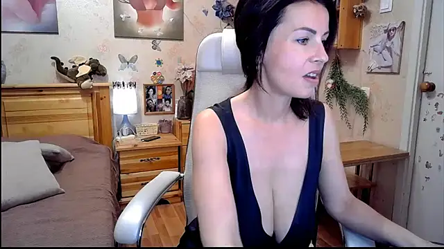 Snapshot of Kendra_Mom chatting on June 30, 2026, 6:47 am Kendra Mom online show from June 30, 2026, 6:47 am