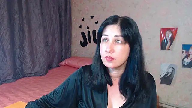 JillStevens online show from October 10, 2025, 12:09 am