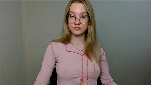 Snapshot of cindi_hot chatting on June 19, 2026, 2:32 pm cindi hot online show from June 19, 2026, 2:32 pm