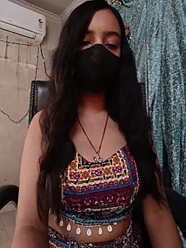 Snapshot of Parinaaz18 chatting on June 15, 2026, 1:19 am Parinaaz18 online show from June 15, 2026, 1:19 am