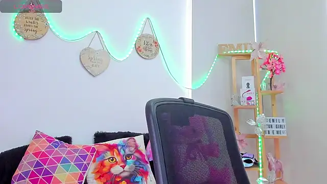 EmillySanders online show from December 20, 2025, 2:24 pm