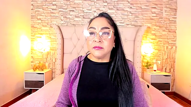 Gina Myers online show from September 26, 2025, 12:42 pm