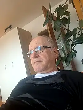 Milkasahne64 online show from February 13, 2026, 9:05 am