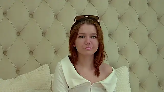 LessySmith online show from March 7, 2025, 4:44 pm