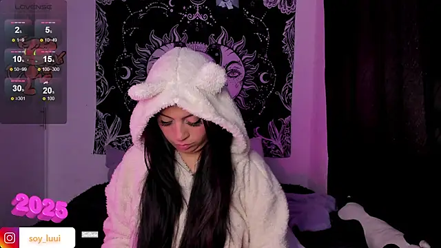 Snapshot of soy_lui_ chatting on January 3, 2025, 8:22 pm soy lui  online show from January 3, 2025, 8:22 pm