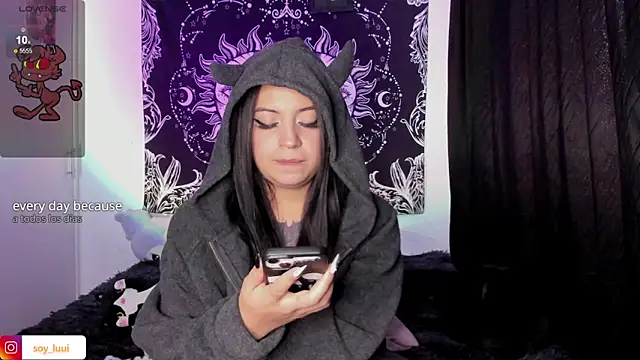 Snapshot of soy_lui_ chatting on February 17, 2025, 10:14 pm soy lui  online show from February 17, 2025, 10:14 pm