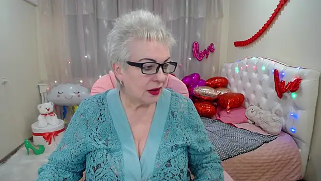 KayleSmoll online show from February 8, 2025, 10:19 pm