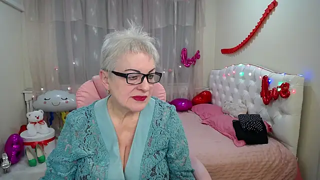KayleSmoll online show from February 26, 2025, 7:38 pm