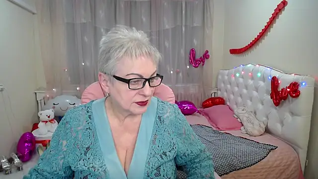 KayleSmoll online show from March 5, 2025, 5:07 am