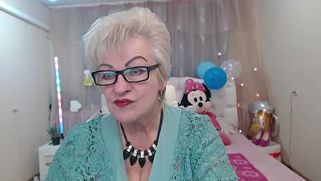 KayleSmoll online show from September 17, 2025, 6:31 pm