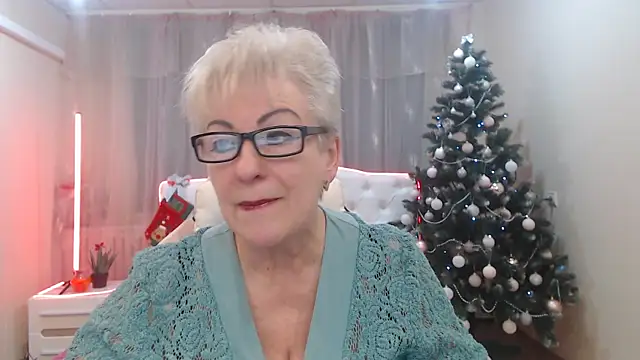 KayleSmoll online show from November 26, 2025, 7:37 pm