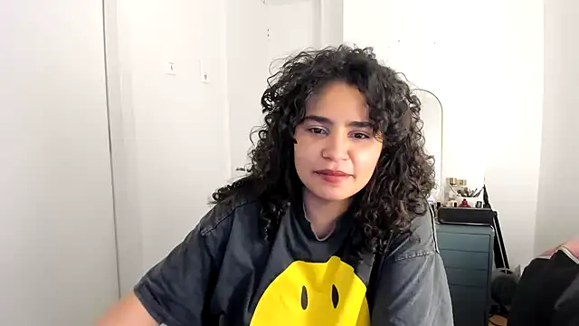 Snapshot of cinnamon_rosa chatting on December 4, 2024, 1:14 am cinnamon rosa online show from December 4, 2024, 1:14 am