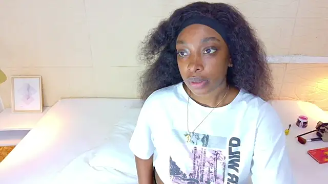 Shamiraa moore online show from October 9, 2025, 7:56 pm