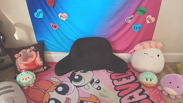 Snapshot of MilkyBunny chatting on December 5, 2025, 6:15 pm MilkyBunny online show from December 5, 2025, 6:15 pm