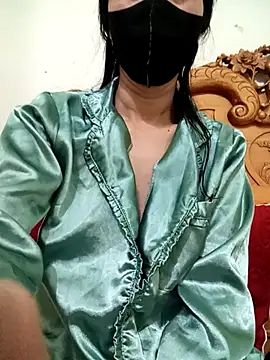 Snapshot of YunLem chatting on February 25, 2025, 9:57 pm YunLem online show from February 25, 2025, 9:57 pm