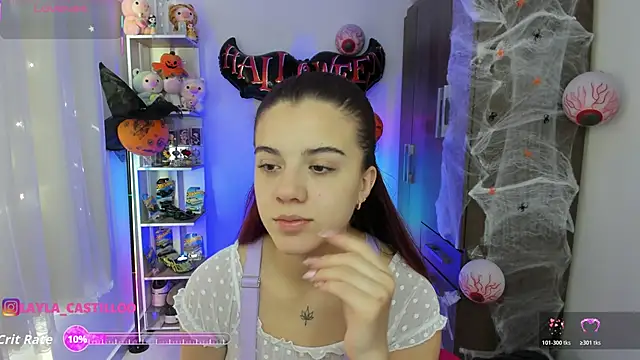 Layla castilloo online show from October 22, 2025, 1:33 pm