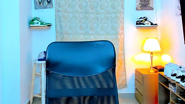 Hazzan Velez online show from December 14, 2024, 11:23 pm