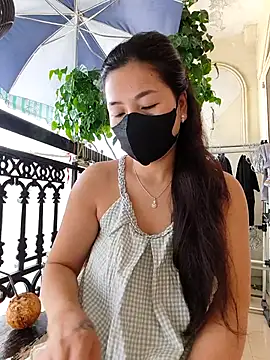 lyna bl online show from October 23, 2025, 2:11 am