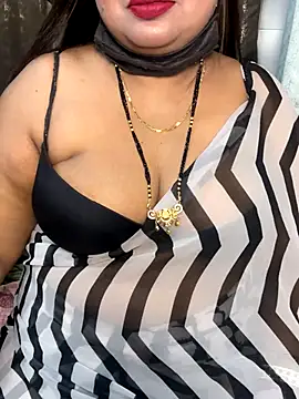 Snapshot of Oh-Monika chatting on October 6, 2025, 1:08 pm Oh-Monika online show from October 6, 2025, 1:08 pm