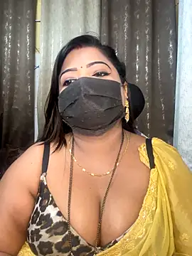 Snapshot of Oh-Monika chatting on November 11, 2025, 4:40 pm Oh-Monika online show from November 11, 2025, 4:40 pm