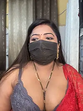 Snapshot of Oh-Monika chatting on November 18, 2025, 4:00 pm Oh-Monika online show from November 18, 2025, 4:00 pm